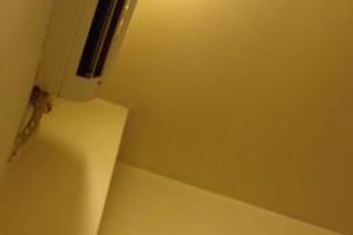 Room 19 of 38