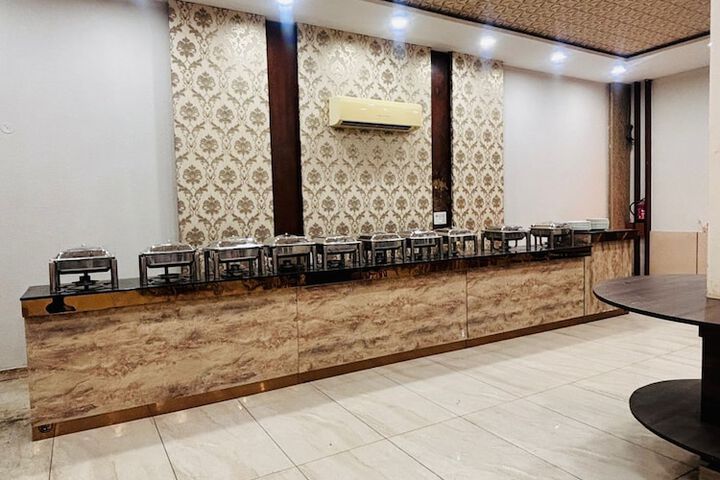 Ballroom/Hall 22 of 25