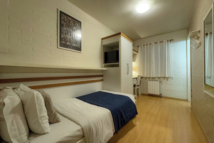 Room 19 of 97