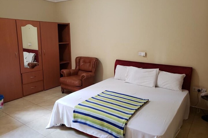 Room 9 of 27