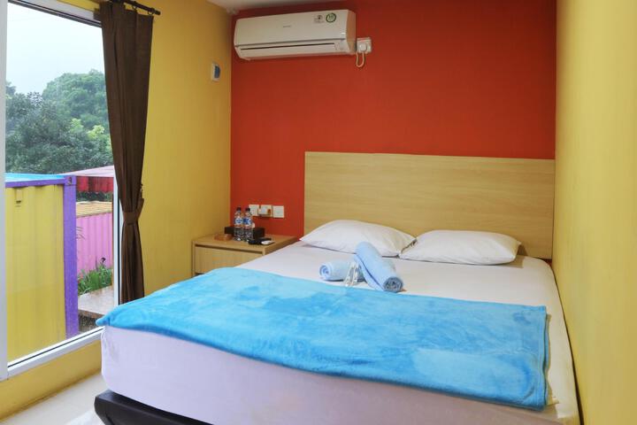 Room 5 of 13