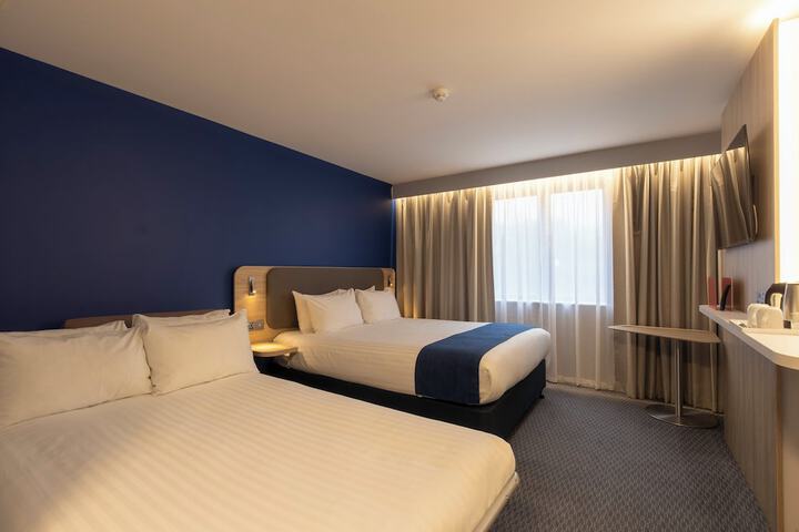 Room 10 of 52