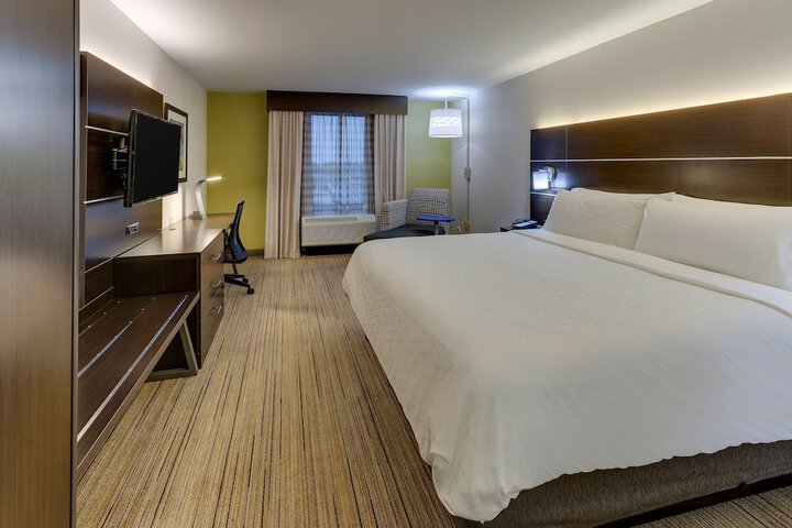 Standard | King Bed (18 of 30)