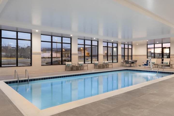 Pool 21 of 37