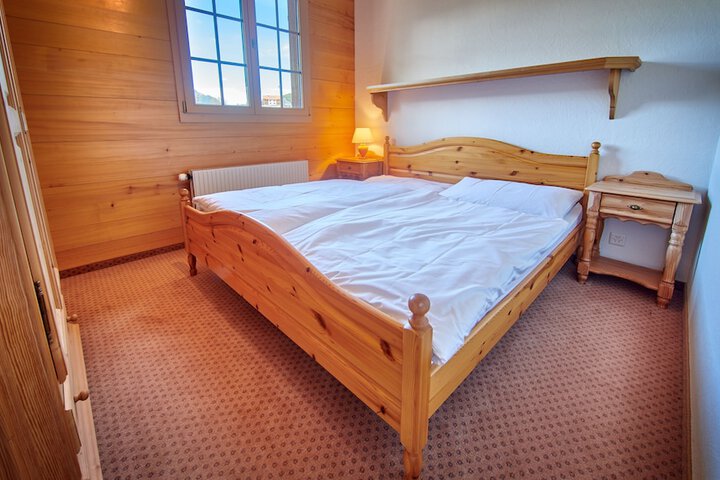 Room 5 of 115