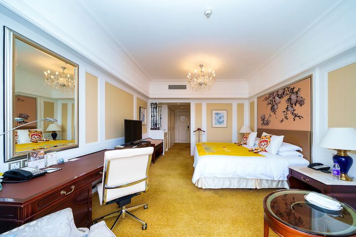 Room 93 of 229