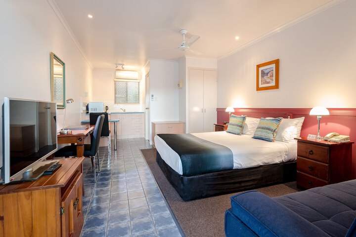 Room 6 of 23