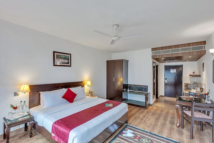 Room 8 of 35