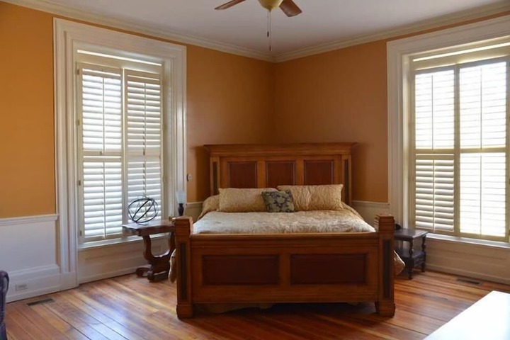 Room 8 of 20