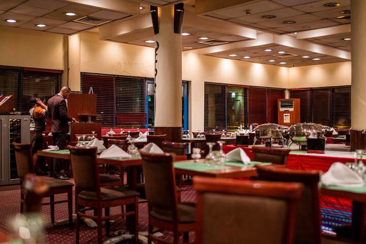 Dining 36 of 56