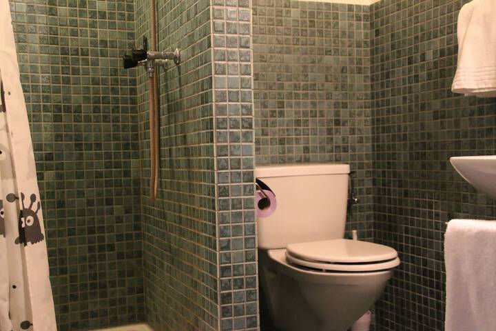Room 9 of 22
