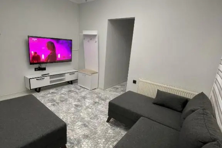 Room 2 of 6