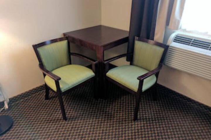 Room 52 of 108
