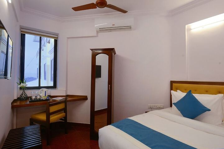 Room 6 of 20