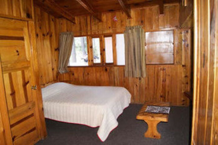 Room 5 of 12