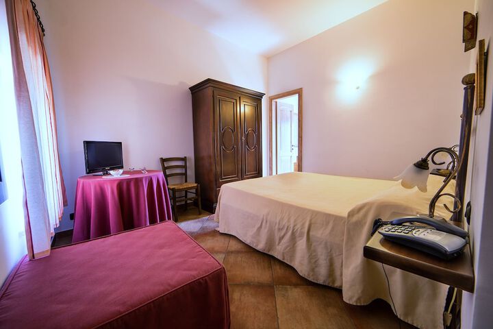 Room 2 of 24