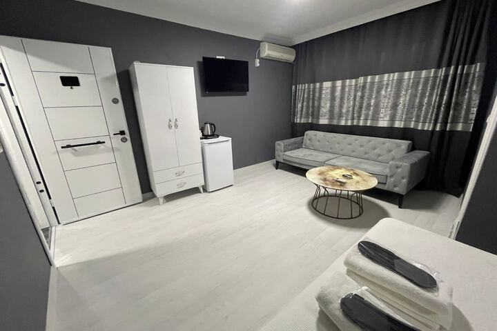 Room 13 of 45