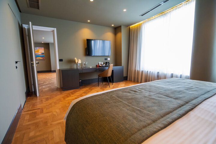 Room 35 of 163
