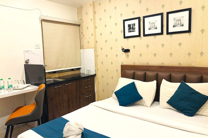 Room 13 of 28