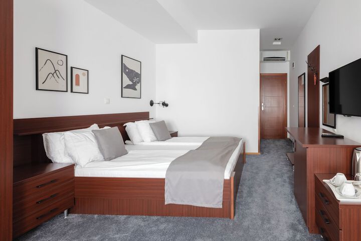Room 12 of 49