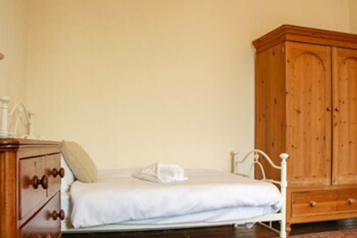 Room 7 of 17