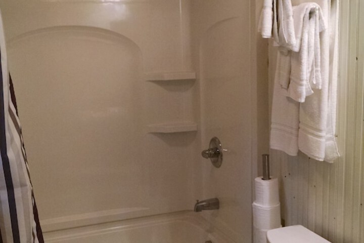 Room 9 of 25