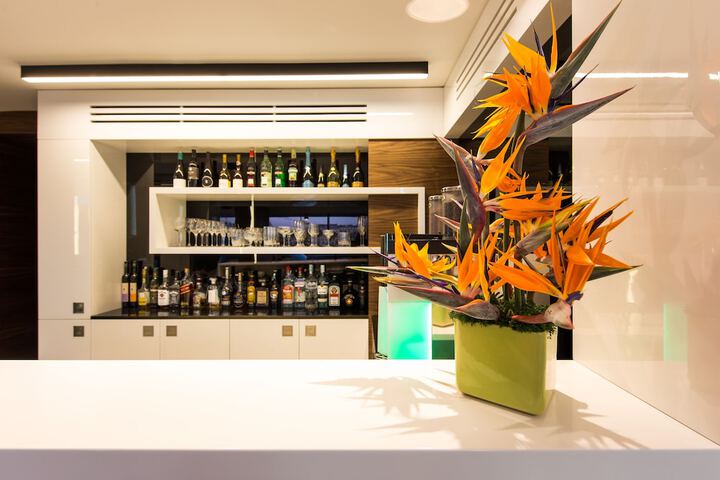 Lounge 31 of 45