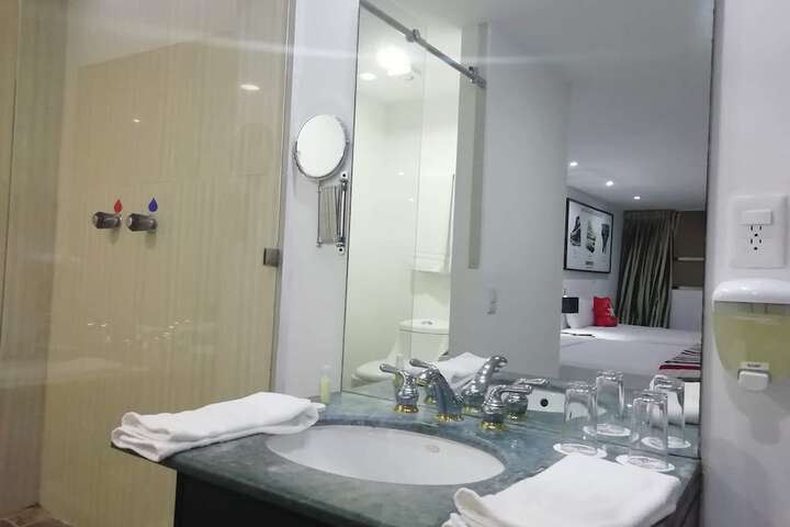 Room 18 of 27