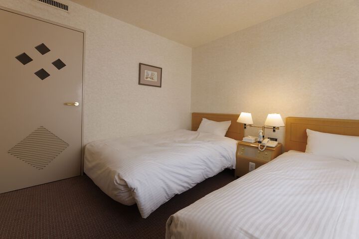 Room 10 of 35