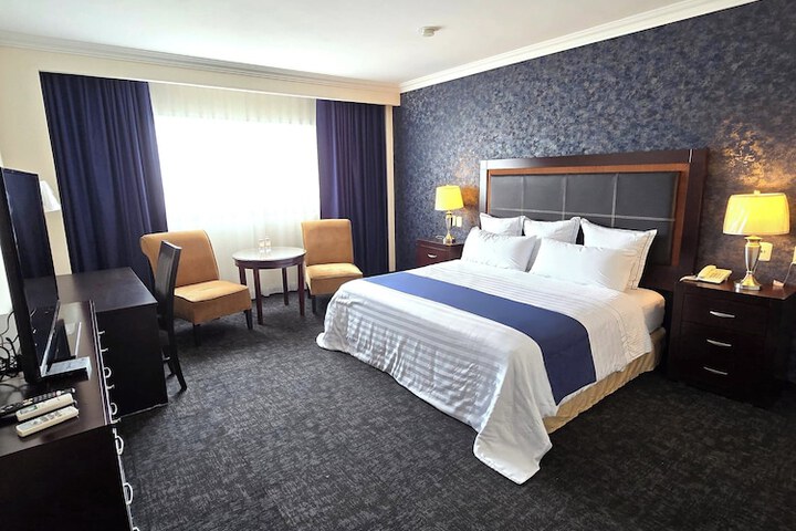 Room 14 of 74