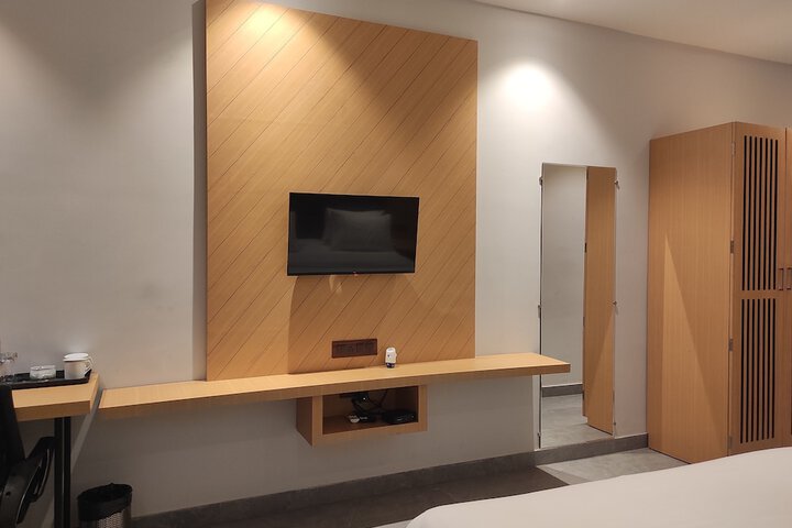 Room 25 of 66