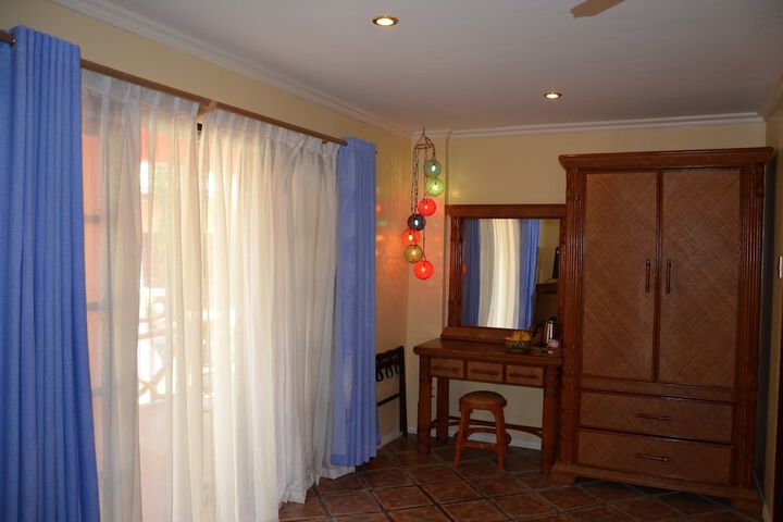 Room 18 of 50