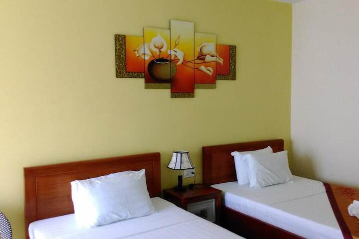Room 9 of 36