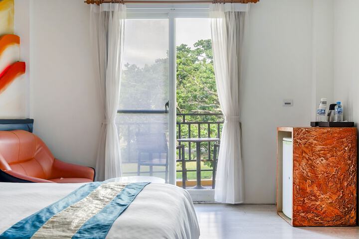 Room 5 of 91