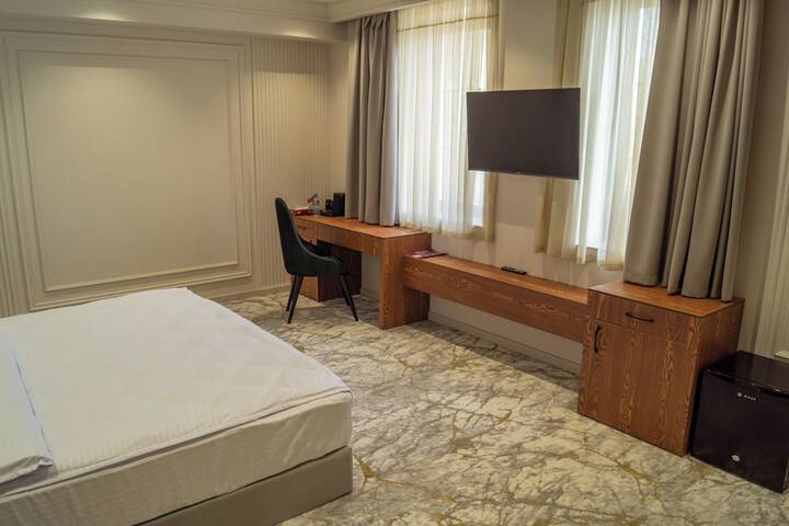Room 17 of 24