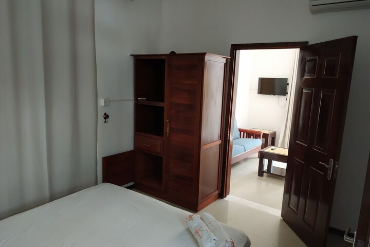 Room 6 of 47
