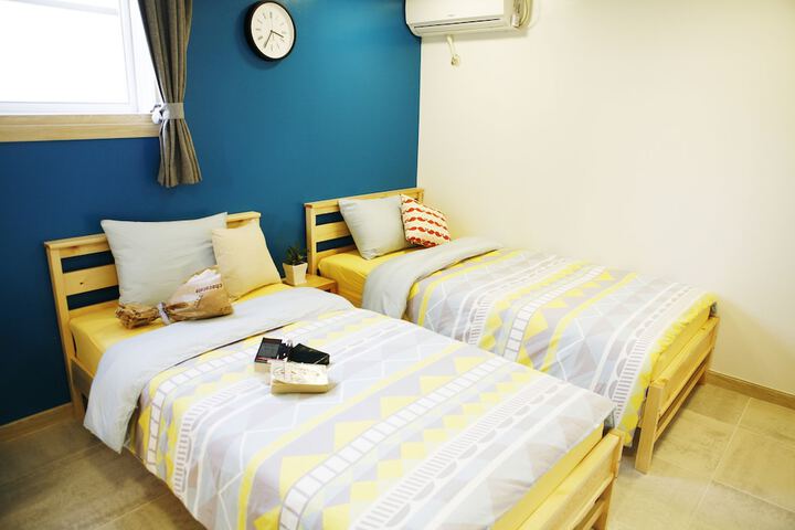 Room 28 of 122