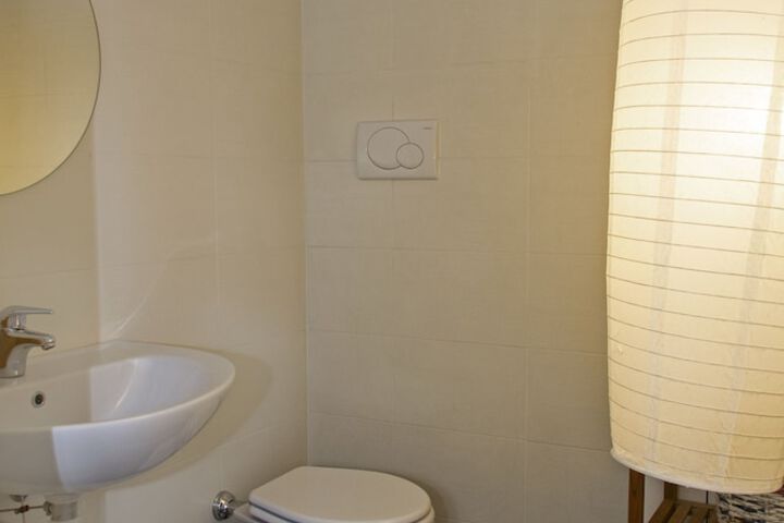 Room 6 of 23
