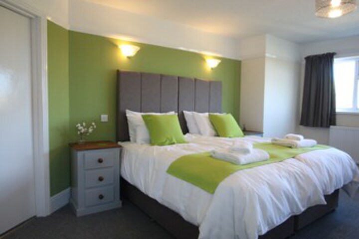 Room 7 of 10