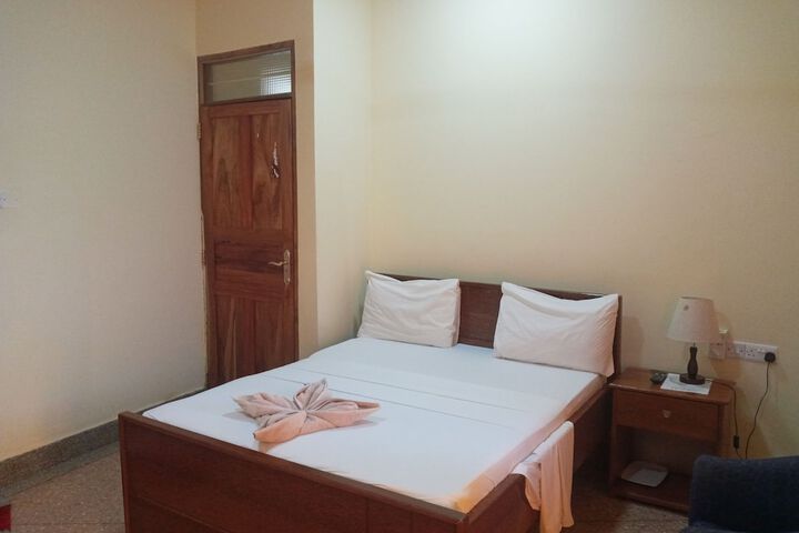 Room 12 of 19
