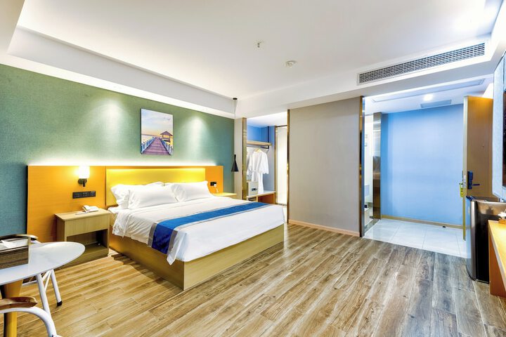 Room 26 of 68