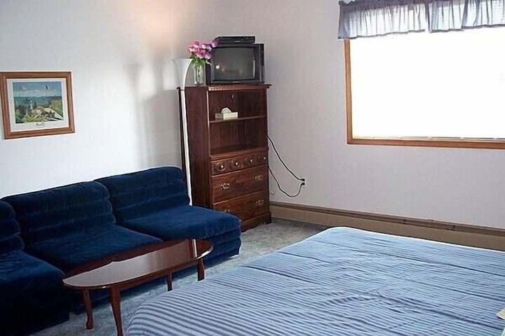 Room 14 of 32