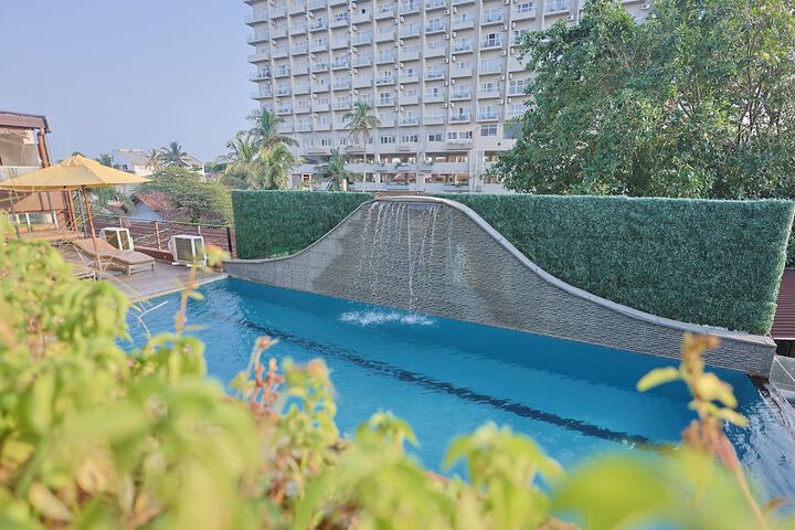 Pool 22 of 35