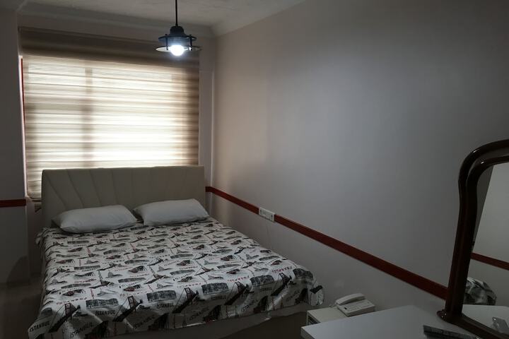 Room 5 of 9