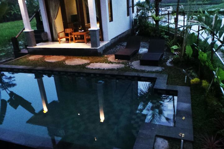 Pool 28 of 45