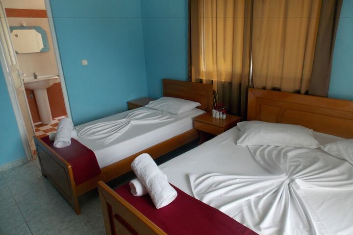 Room 22 of 74