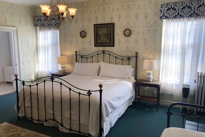 Room 6 of 56
