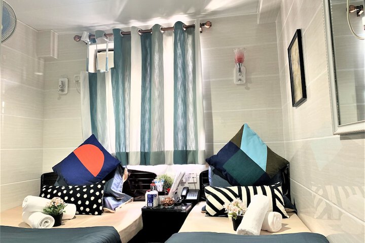 Room 27 of 37