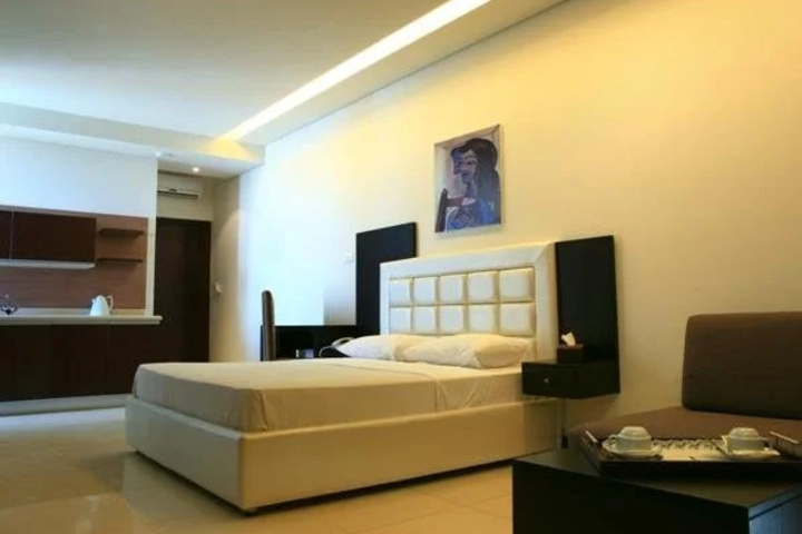 Room 5 of 10