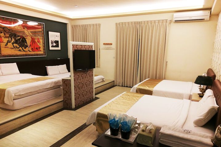 Room 3 of 29